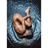 Γυναίκα στο νερό